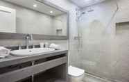 Toilet Kamar 6 Sitges Centre Oasis Villa
