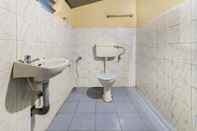 Toilet Kamar GuestHouser 4 BHK Homestay f531