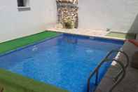 Swimming Pool Casa Oretani