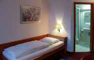 Phòng ngủ 4 Hotel Bär Sinsheim