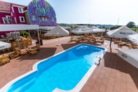 Swimming Pool Hostel Zrce - Adults Only