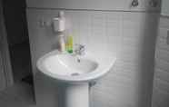 Toilet Kamar 7 Casale Collina