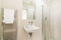 In-room Bathroom London Hideaway I