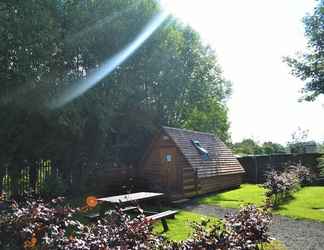 Exterior 2 Royal Umpire Caravan Park