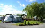 Exterior 4 Royal Umpire Caravan Park