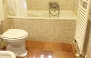 Toilet Kamar 4 Residence Fairy Tale