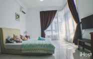 Kamar Tidur 2 Royal Regent Condominium by iHost