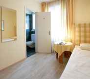 Bedroom 6 Hotel Garni Golf