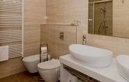 Toilet Kamar 5 Hotel Park