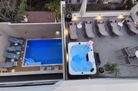 Swimming Pool Luxury Rooms Pino