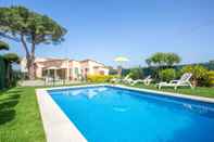 Swimming Pool Villa Tres Pins