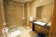 In-room Bathroom Apartment Grau
