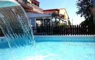 Swimming Pool 7 Hotel Restaurant El Bosc