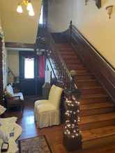 Lobi 4 Grand Gables Inn Bed & Breakfast