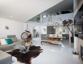 Lobi 2 Modern Del Mar Beach Home