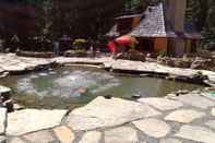 Kolam Renang Stone Hearst