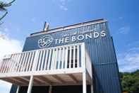 Exterior The Bonds