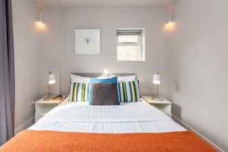 Bedroom 4 Vauxhall Park Views - 2 Bed Flat by BaseToGo