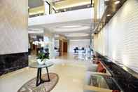 Lobby Mayfair Suites