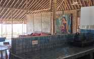 Entertainment Facility 2 Gili Shack 58 Bed & Breakfast