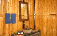 Toilet Kamar 3 Gili Shack 58 Bed & Breakfast