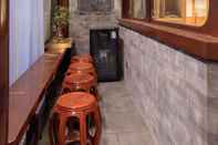 Bar, Cafe and Lounge Isvara Flowing Ocean Guesthouse