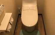 Toilet Kamar 5 Guest House One More Heart at NARA SHII - Hostel