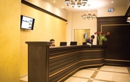 Lobby 7 Hotel Ambasador