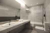 In-room Bathroom Hotel Rambla Lleida