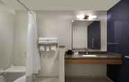 Toilet Kamar 7 Fairfield Inn & Suites by Marriott Shelby