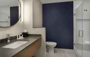 In-room Bathroom 4 Fairfield Inn & Suites by Marriott Shelby