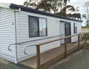 Exterior 4 Snug Beach Cabin And Caravan Park