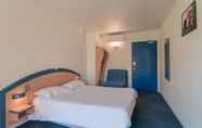 Bedroom 7 Brit Hotel Clermont L'Herault