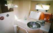 In-room Bathroom 7 Sheliak boat and breakfast