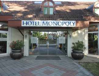 Exterior 2 Hotel Monopoly