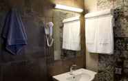 In-room Bathroom 6 Hotel Palladium Sithonia