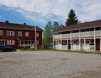 Exterior 2 Arctic Guesthouse & Igloos