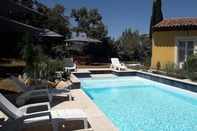 Swimming Pool La Villa Provencale