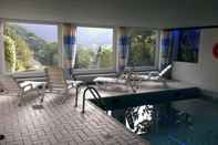 Kolam Renang Pension Haus Diefenbach