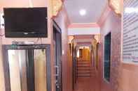 Lobi Hotel Shadab Palace