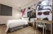 Kamar Tidur 3 The Young Hotel