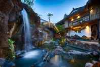 Kolam Renang Waterfall Boutique Inn