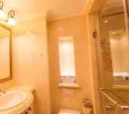 In-room Bathroom 6 Dalian Xinghai Ingres Garden Apartment