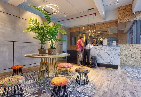 ロビー Robusta Suites by mushROOM