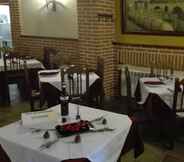 Restoran 6 Hotel Puente de Piedra
