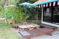 พื้นที่สาธารณะ Delos inn Baankai Beach - Hostel