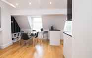 Kamar Tidur 5 Contemporary 1 Bedroom Flat in Fulham near The Thames