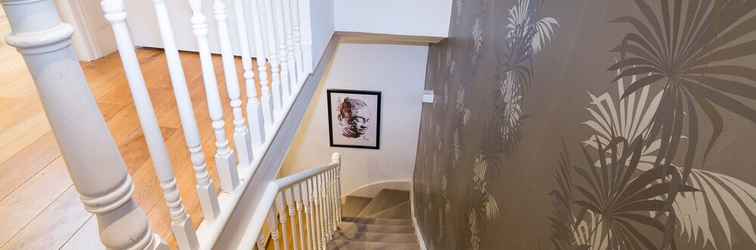 Lobby Contemporary 1 Bedroom Flat in Fulham near The Thames