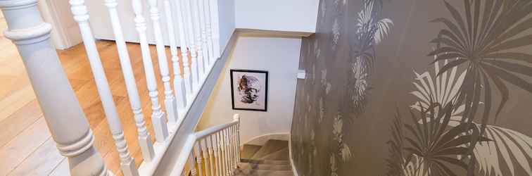 Lobby Contemporary 1 Bedroom Flat in Fulham near The Thames