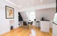 Kamar Tidur 6 Contemporary 1 Bedroom Flat in Fulham near The Thames